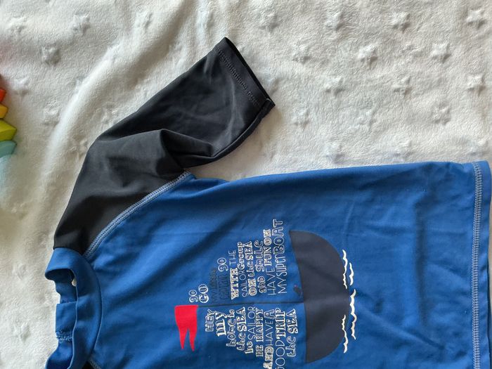 teeshirt anti UV bleu et marine 3 ans kiabi - photo numéro 7