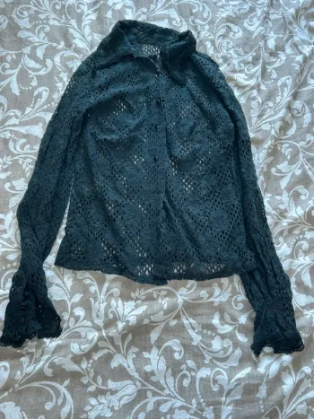 Chemise dentelle noir fleure taille 36/38