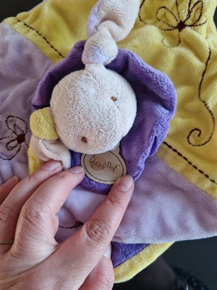 Peluche Baby'nat collection Noeud doudou plat lapin violet jaune - photo numéro 2