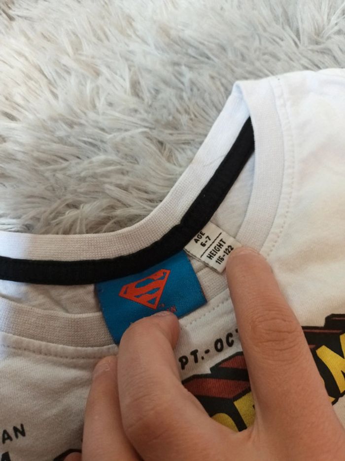 Tee-shirt "superman" taille 6-7ans - photo numéro 2