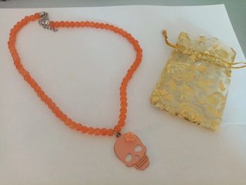 Collier tête de mort perle en verres