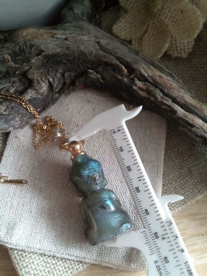 Collier sautoir pendentif bouddha en pierre naturelle de labradorite taillée à la main - photo numéro 2
