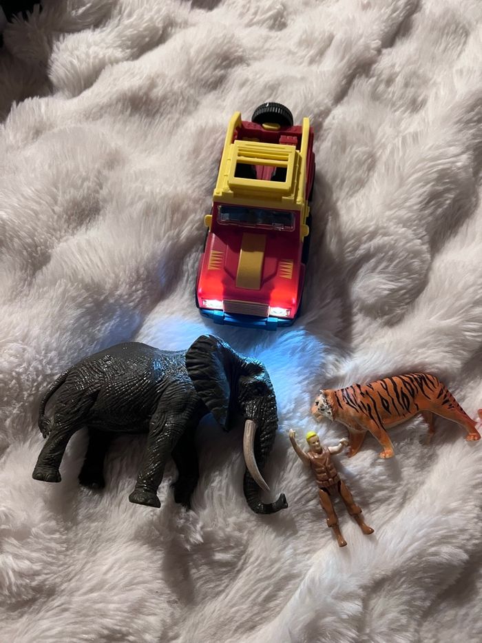 Lot jouet safari voiture et figurine - photo numéro 7