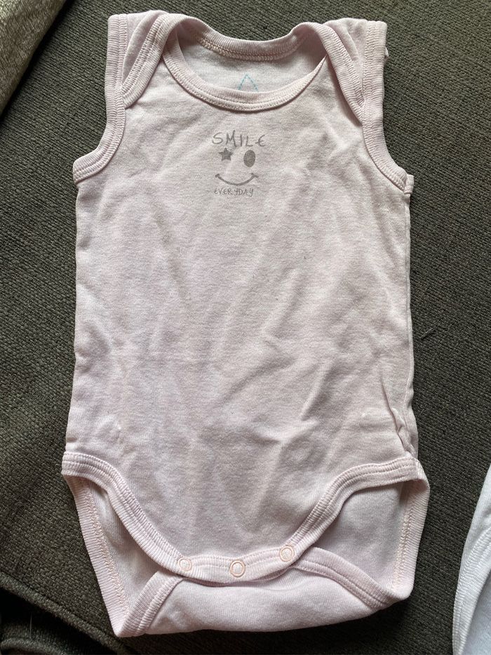 Lot body manche courte 6 mois - photo numéro 4