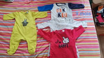 Divers vêtements bébé