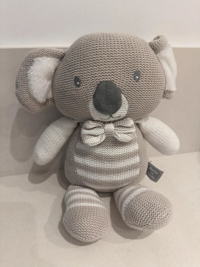 Lot de 2 peluches tricotées Theodore l’Éléphant & Kevin le Koala - photo numéro 2