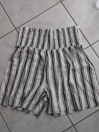Short rayé 