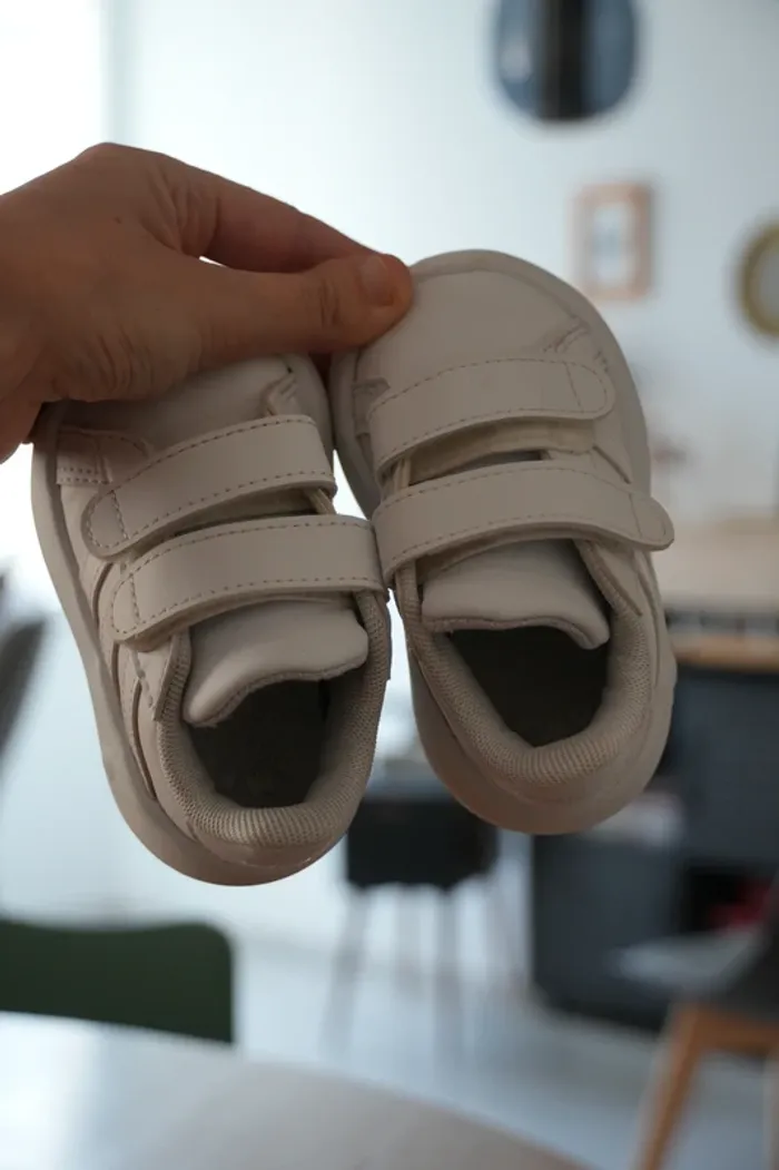 Petites baskets Adidas blanches bébé - Pointure 19 - photo numéro 9
