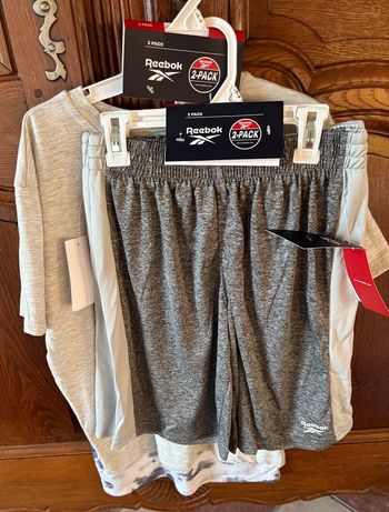 Shorts et t-shirt Reebok