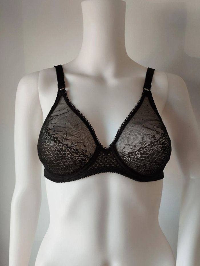 Soutien gorge noir  FR90B Chantelle