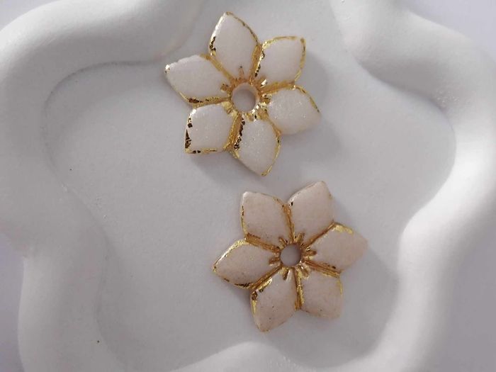 Pampilles fleurs colorées en pâte polymère – Charms interchangeables pour boucles d’oreilles - photo numéro 8
