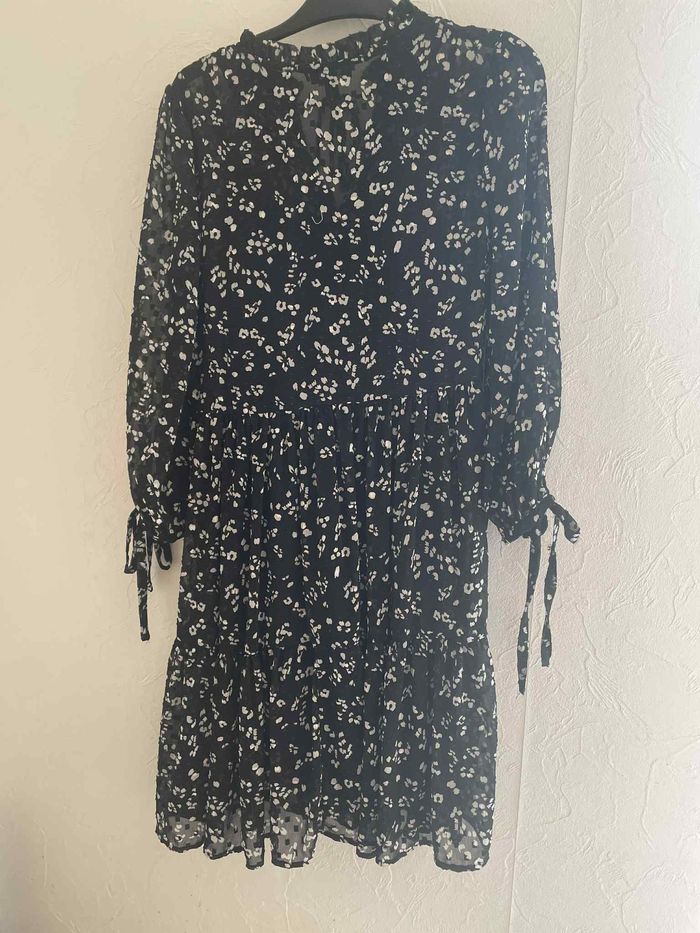 robe noire et blanche - photo numéro 5