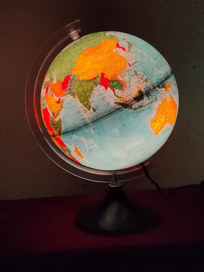Globe terrestre lumineux (n°3) - photo numéro 2