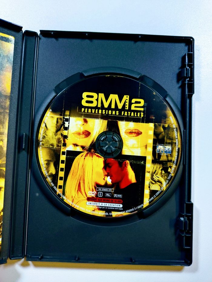 📀 8MM 2 : Perversions Fatales – Thriller sulfureux et haletant 🔥🎥 - photo numéro 3