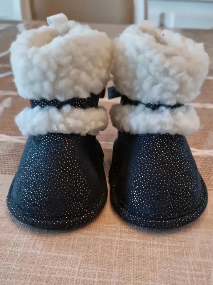 Bottines fourrées bébé bleues avec paillettes dorées 3-6 mois GEMO neuf - photo numéro 4