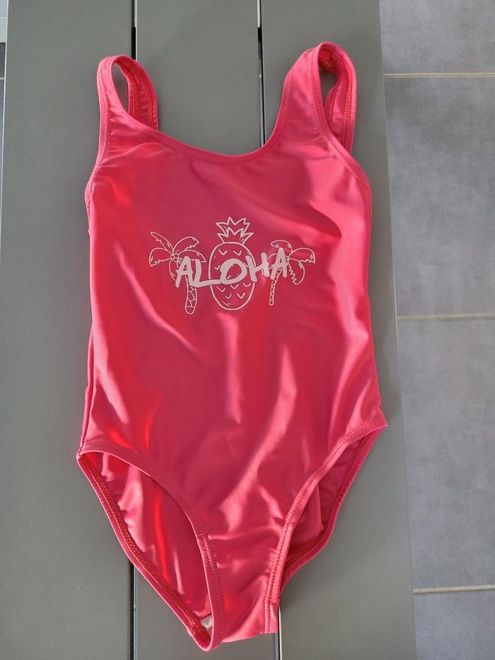 Maillot de bain 1 piece très bon état 5 ans