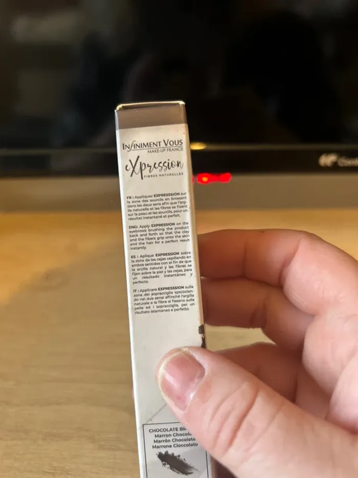 Bien lire l’annonce Fibres naturelles pour sourcils plusieurs teintes 20 euros l’unité - photo numéro 6