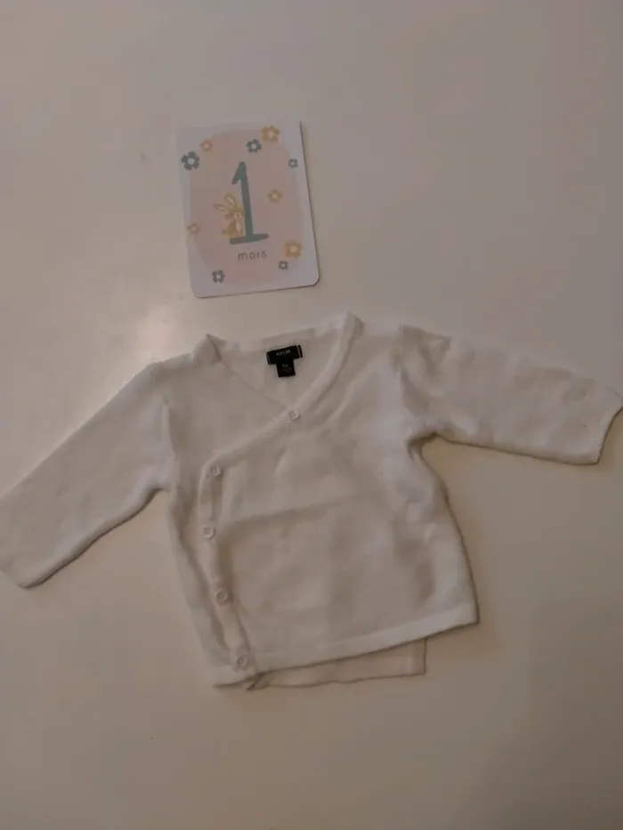 Brassière bébé KIABI Taille 1 mois - photo numéro 2