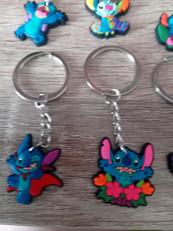 Lot de 10 porte clefs neufs stitch - photo numéro 5