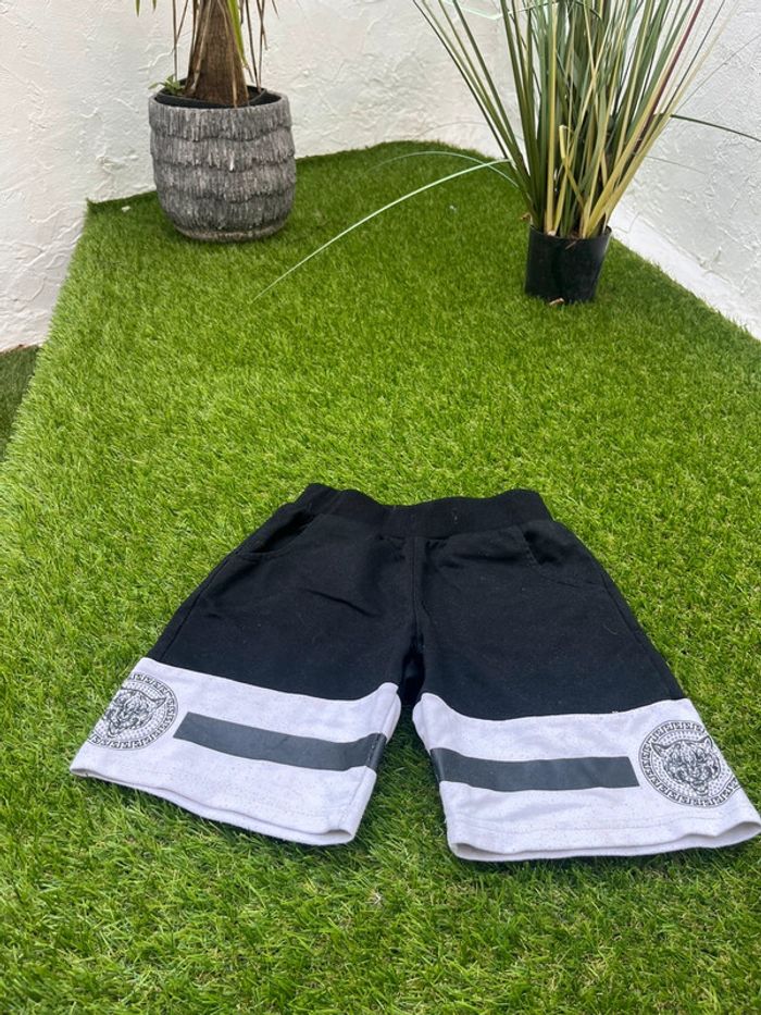 Très beau short kids star taille 8 ans - photo numéro 2