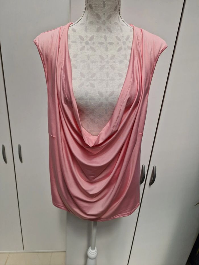 Débardeur Rose Pastel Drapé Décolleté Sexy Plongeant Homme - photo numéro 2