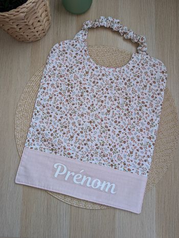 Serviette de cantine fleurie rose