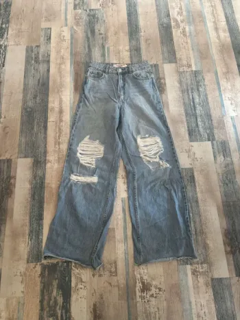 Jeans a trou