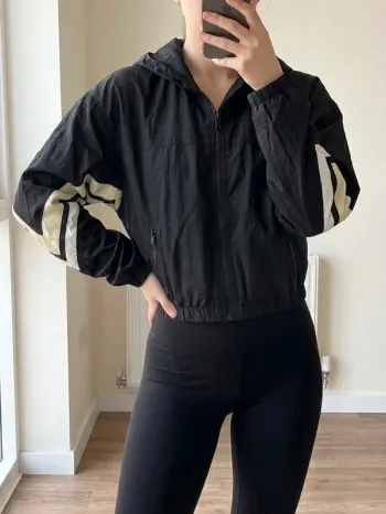 🖤Coupe-vent a capuche- Technique & Style – Look Sportswear Chic - Taille xxs / 32