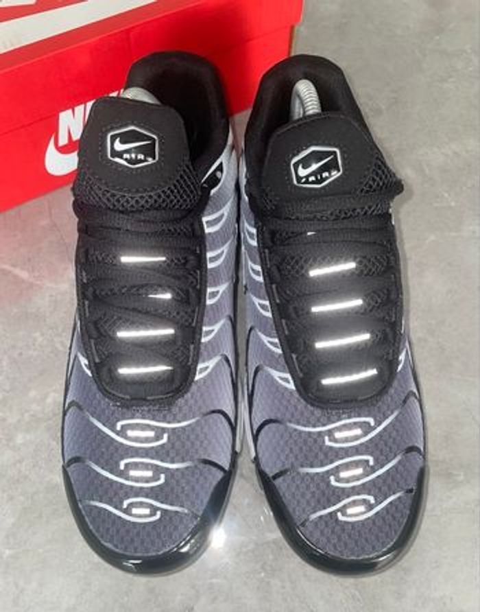 NIKE TN NOIR GRIS BLANC 37 - photo numéro 4