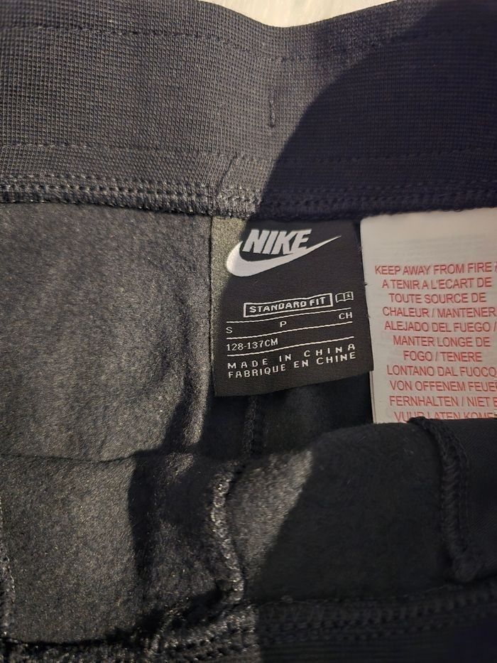 NEUF (non portés ) ⚘️⚘️👌😍 superbe jogging NIKE fille 8 ANS  ⚘️⚘️ - photo numéro 6