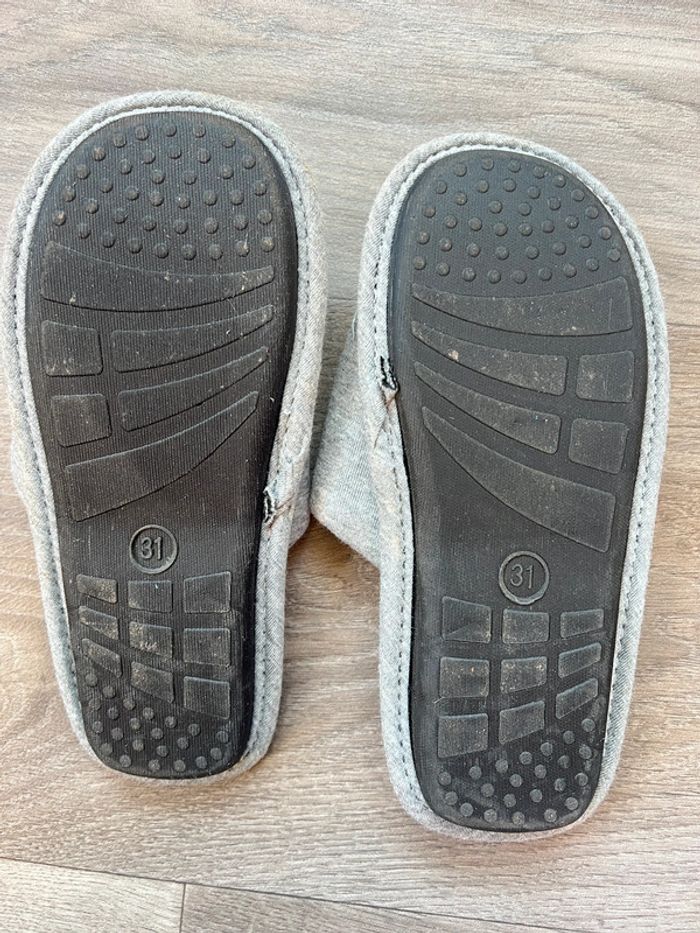 Chaussons mules pointure 31 motif ballon - photo numéro 3