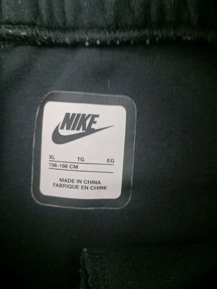 Pantalon survêtement / jogging noir 13 / 15 ans Nike Tech Fleece - photo numéro 3