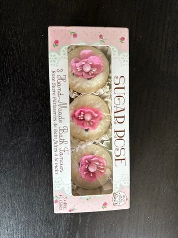 Coffret pour le bain en forme de roses