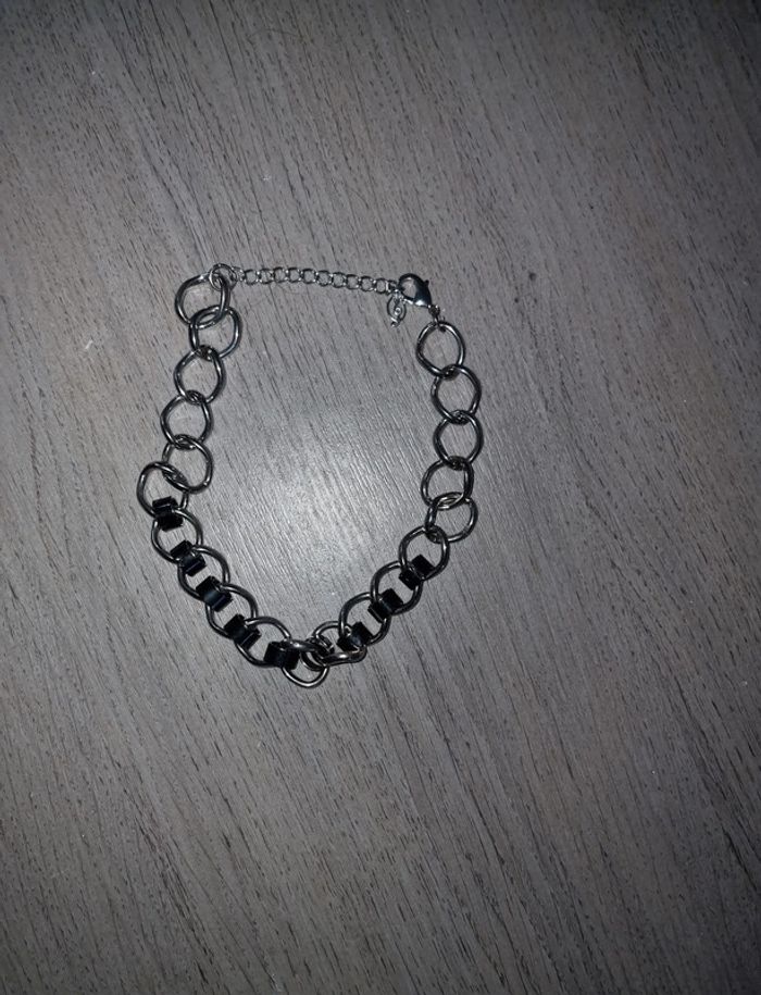 Collier a maillons noir et argente