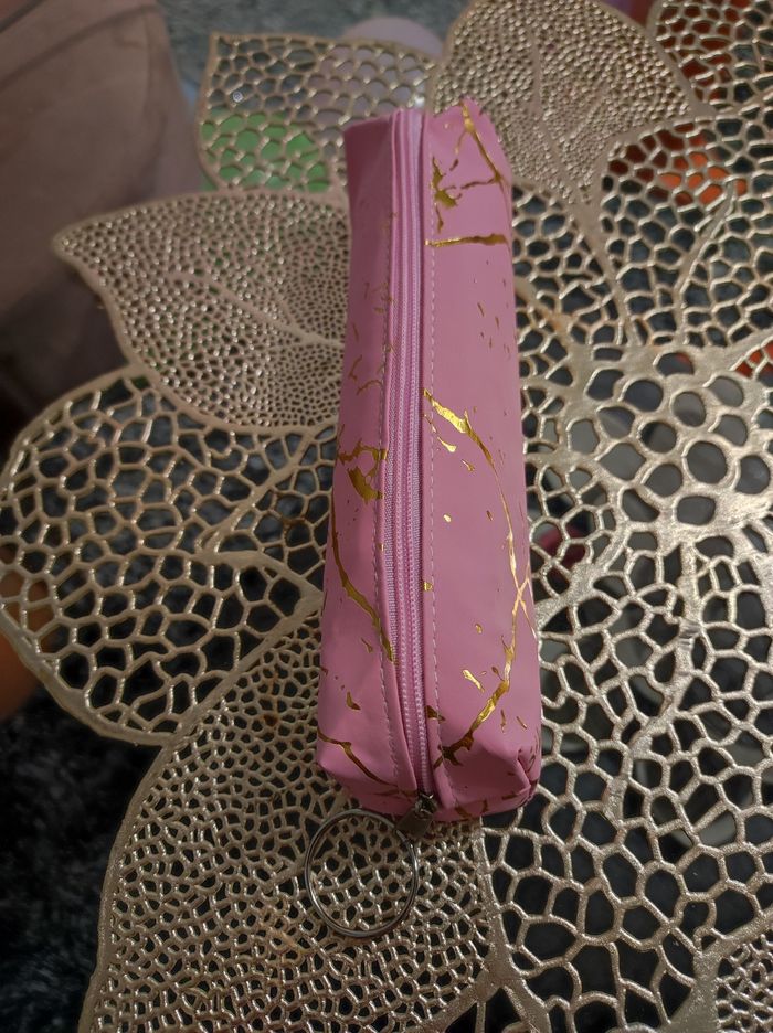 Jolie petite trousse rose et dorée - photo numéro 2