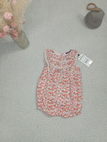 Combinaison fleurie neuve dpam 6m