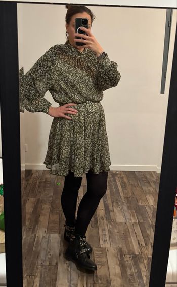 Petite robe verte motifs fleurs Plume Paris taille 36