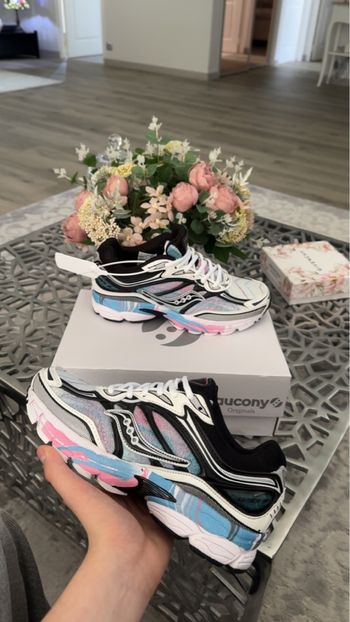 Saucony ProGrid Omni 9