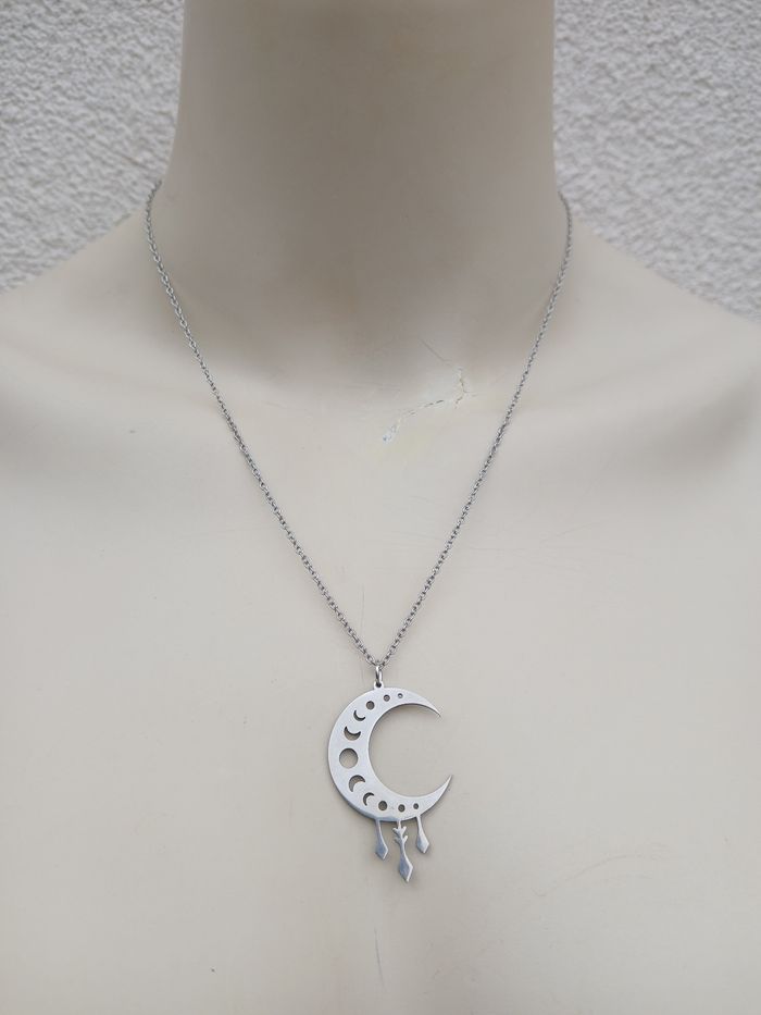 Collier en acier inoxydable argenté lune 🌛 - photo numéro 2