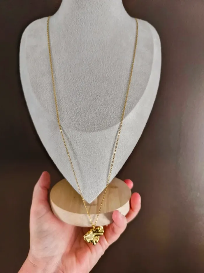 Sautoir ou collier long avec cœur plein martelé - photo numéro 14