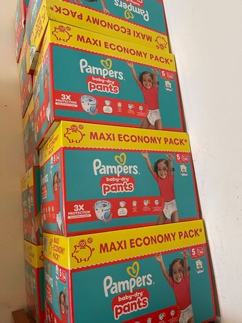 2 carton de couche Pampers culture neuf 