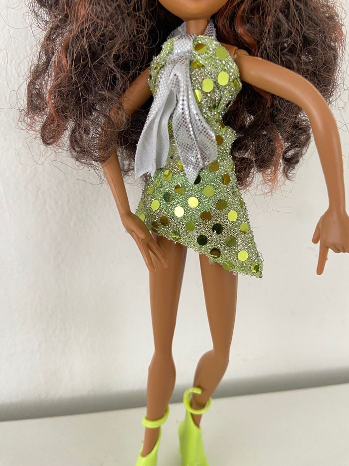 Poupée winx club Layla - photo numéro 3