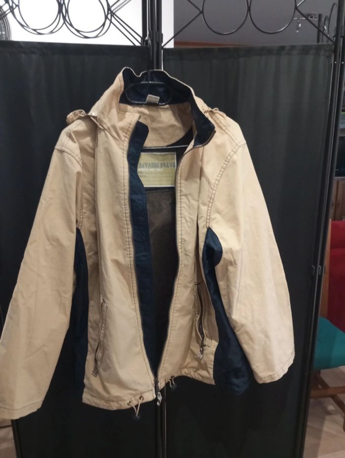 Blouson enfant de taille 14 ans il est idéal au printemps ou à l'automne