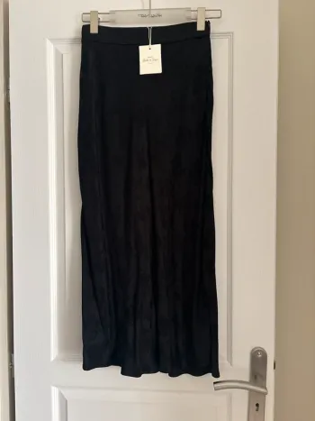 Jupe noire satinée neuve Stella & Suzie - Taille 34