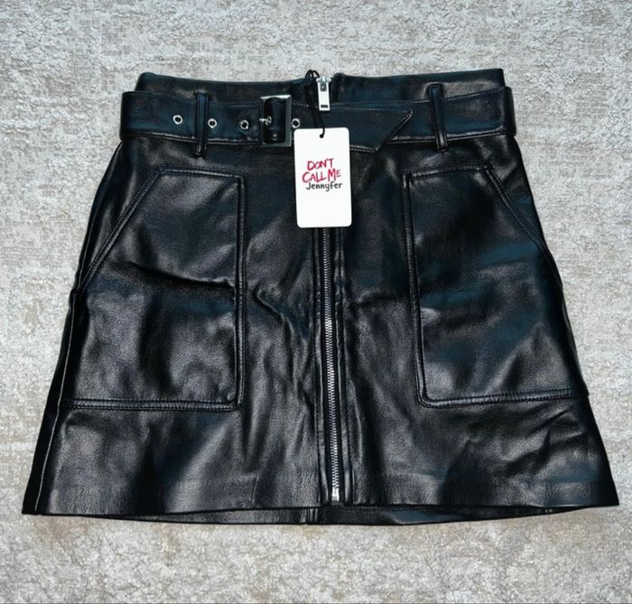 Jupe noire en similicuir