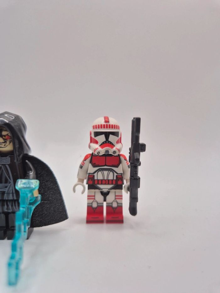 Figurines type lego Sith Palpatine avec 2 stormtroopers / clones de Coruscante star wars - photo numéro 4