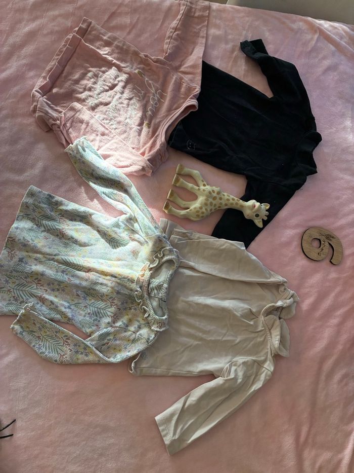Lot vêtements fille 6 mois - photo numéro 3