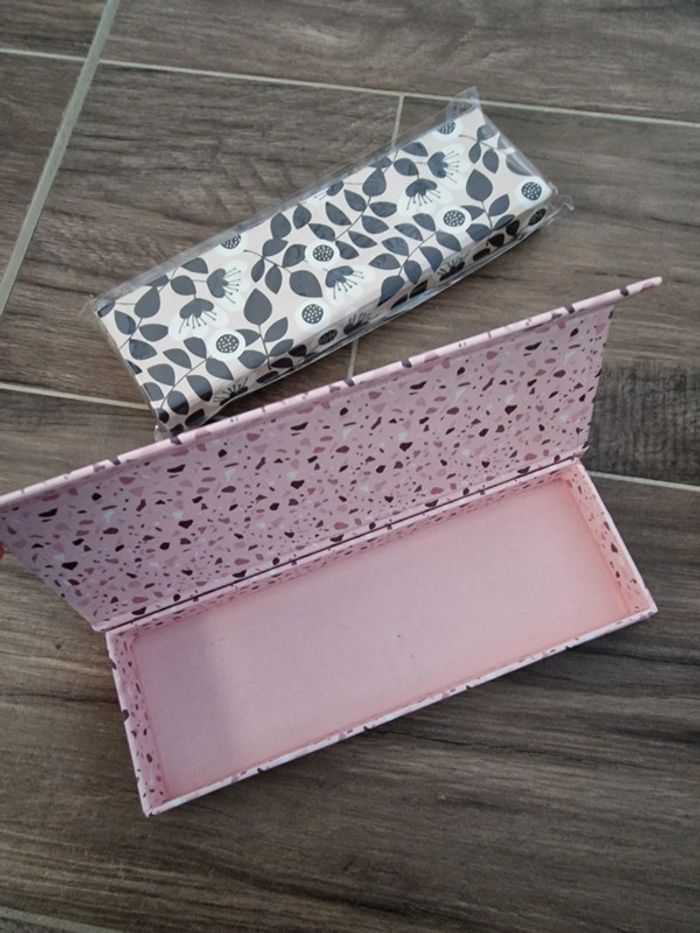 Lot de plumiers stylos