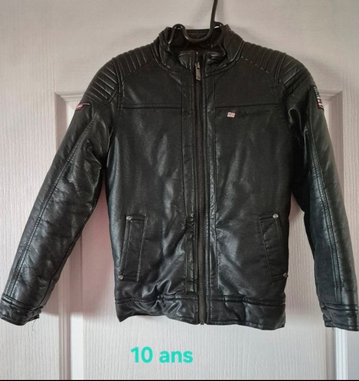 Veste + 1 jean taille 10 ans - photo numéro 2
