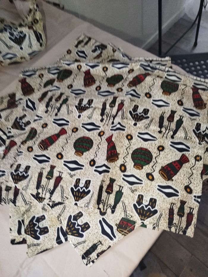 Ensemble Nappe, serviettes, corbeilles Neuf - photo numéro 4